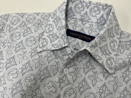 ラグジュアリーブランドのLOUISVUITTON Virgil Abloh