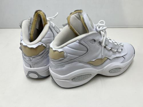 コラボスニーカー