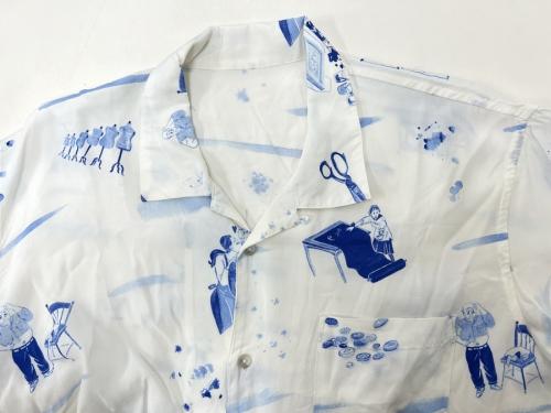 オープンカラーシャツのアロハシャツ