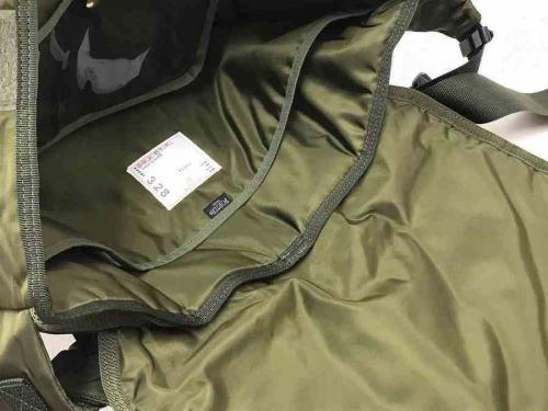 ポーター × サカイのビッグメッセンジャーバッグ