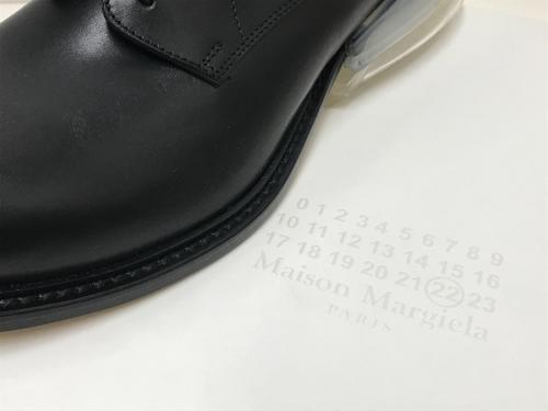 レザーシューズのメゾンマルタンマルジェラ