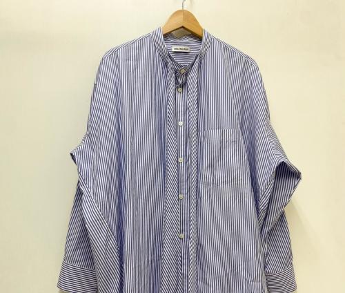 バレンシアガのニュースイングシャツ