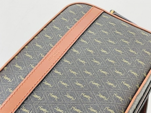 ラグジュアリーブランドのSAINT LAURENT