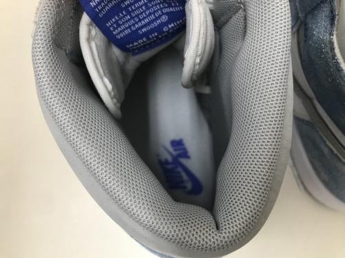 ナイキのAIR JORDAN1 HIGH OG　HYPER ROYAL