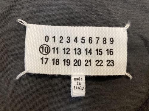 タグプリントTシャツのメンズ