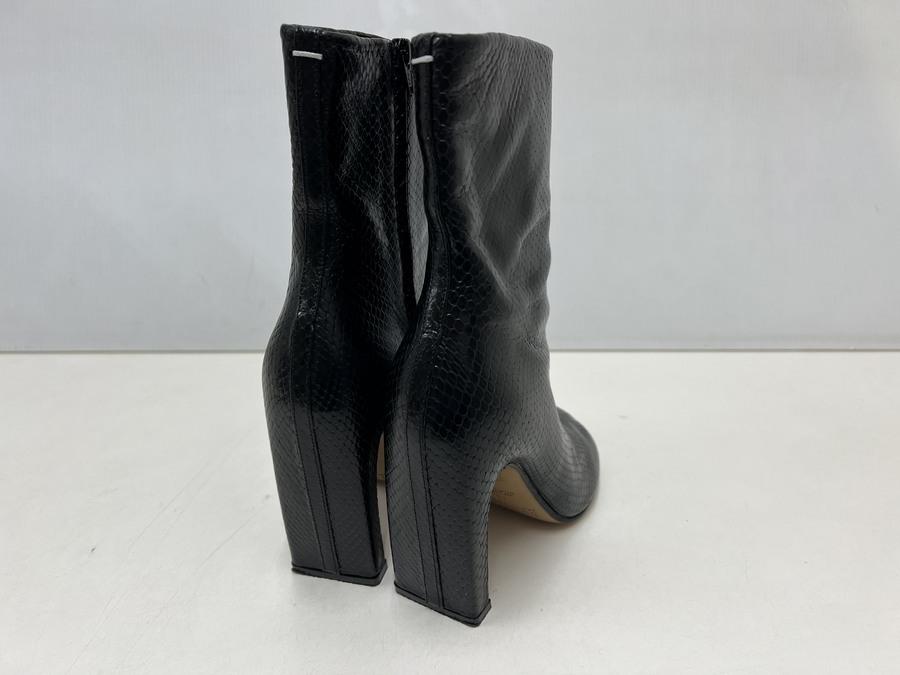 大人気インポートデザイナーズブランド【Maison Margiela / メゾンマルジェラ】より 足袋ブーツ を買取入荷致しました