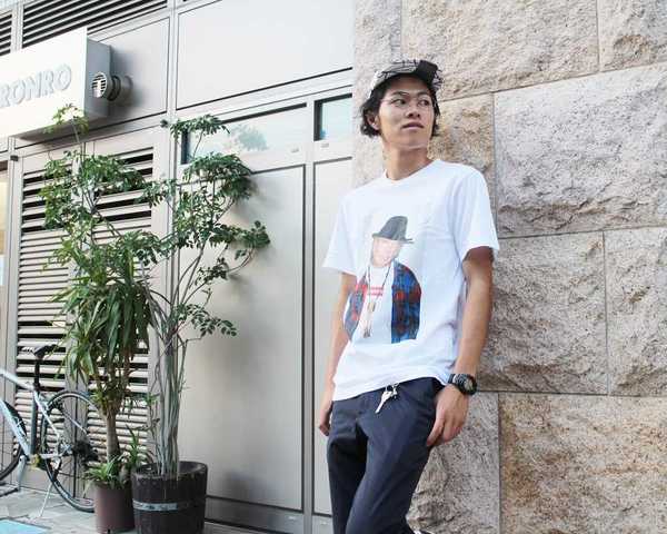 SUPREMEのポスターを飾ったあのTシャツが・・・[2015.08.16発行]｜トレ