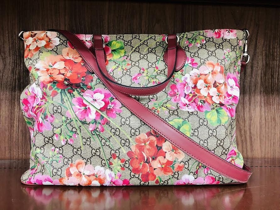 GUCCI GGブルームス ローズフローラルプリントトートバッグが