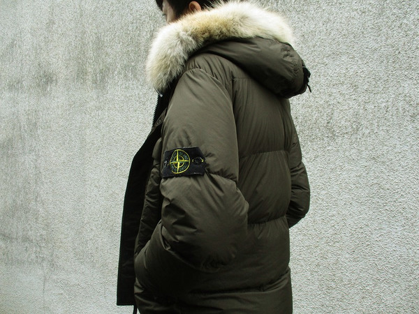 stone island ストーンアイランド　迷彩ダウンベスト