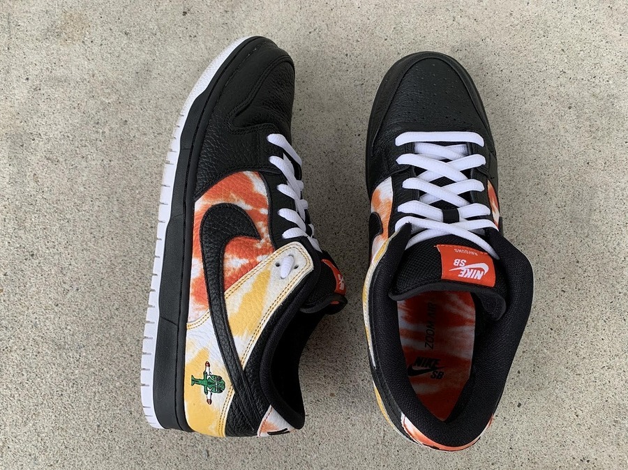 NIKE SB】DUNK LOW PRO QS ROSWELL RAYGUNSが入荷致しました
