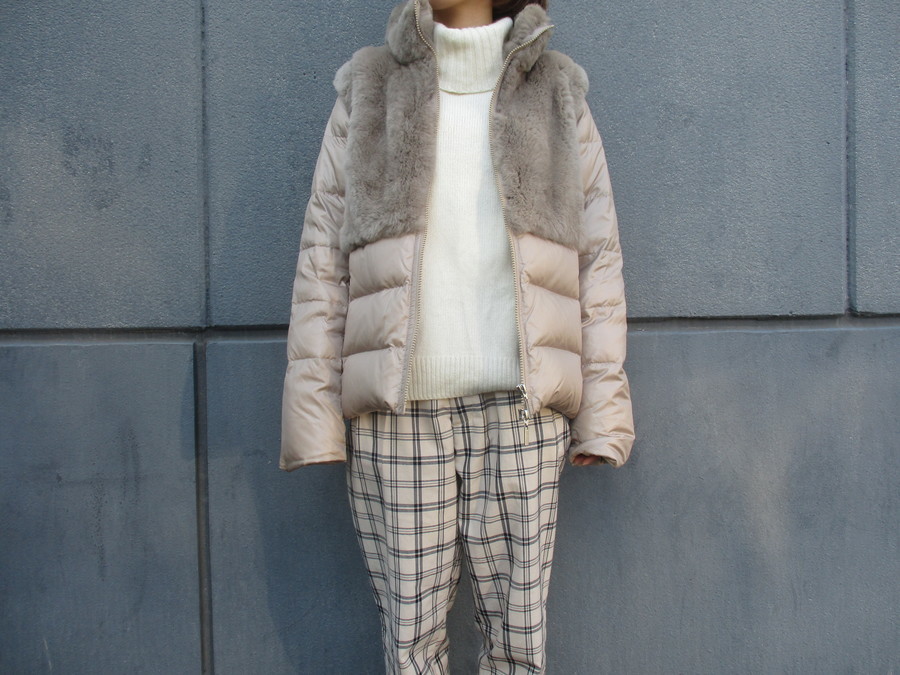 LAPINE BLANCHE レディース ダウンコート 花柄 ベージュ　LL LAPINE BLANCHE【ラピーヌ ブランシュ】よりダウンジャケットが入荷