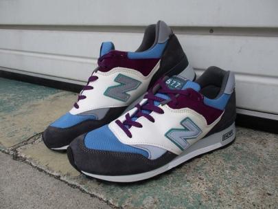 「スニーカーのNEW BALANCE 」