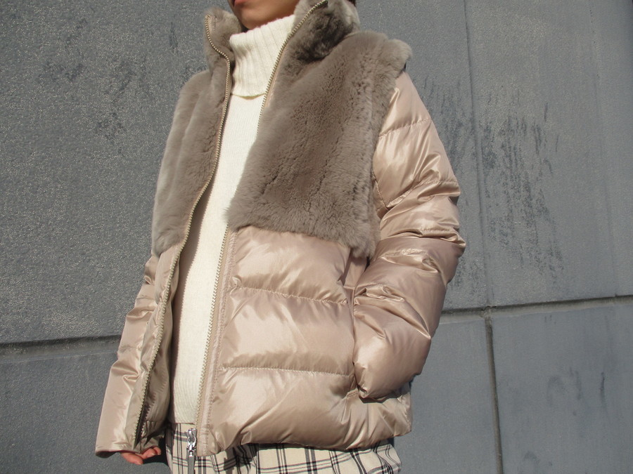 LAPINE BLANCHE【ラピーヌ ブランシュ】よりダウンジャケットが入荷