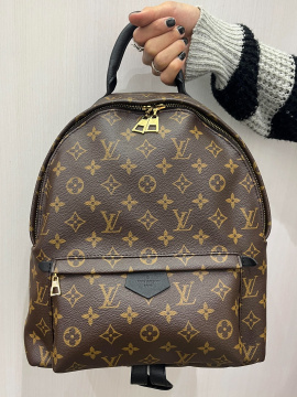 「ラグジュアリーブランドのLOUIS　VUITTON 」