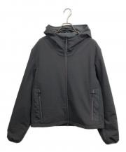 「ラグジュアリーブランドのMONCLER 」