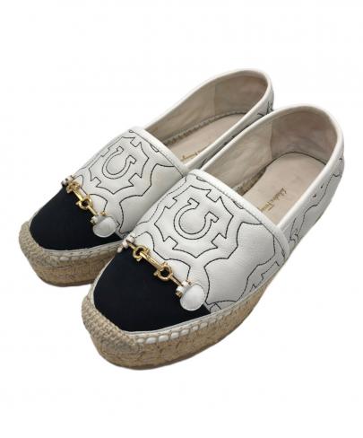 「ラグジュアリーブランドのSalvatore Ferragamo 」