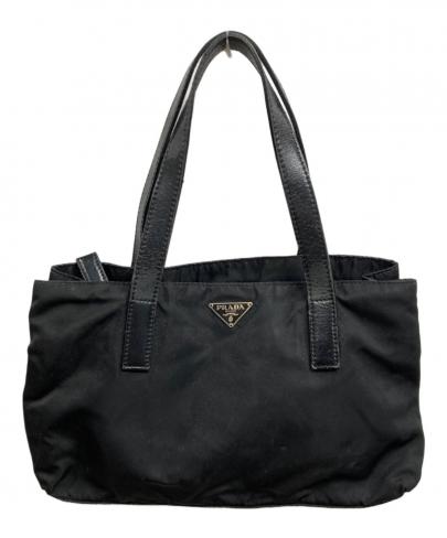 「ラグジュアリーブランドのPRADA 」