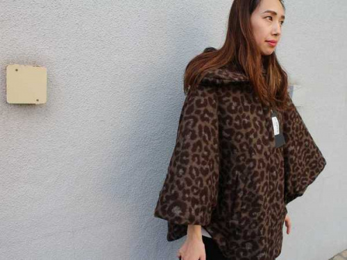 トップスのダウンジャケット