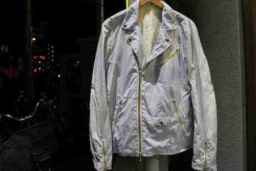 トップスのライダース