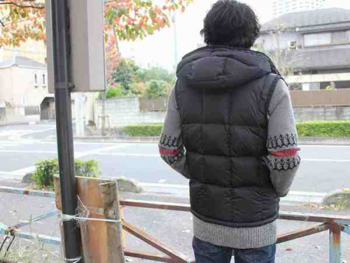 トップスのダウンベスト