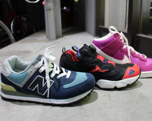 スニーカーのリーボック