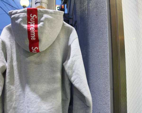 メンズのトップス