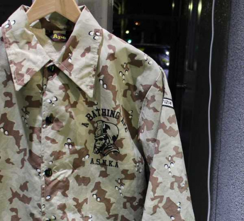 コーチジャケットのエイプ