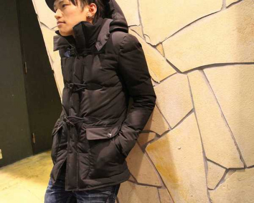 トップスのダウンジャケット
