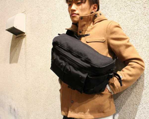 メンズのバッグ