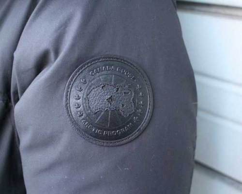 ダウンジャケットのCANADA GOOSE