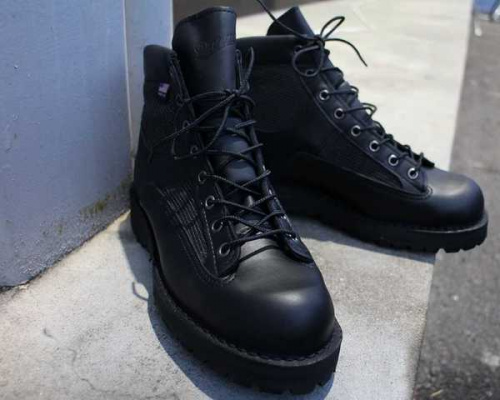 ブーツのダナー