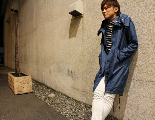 メンズのトップス