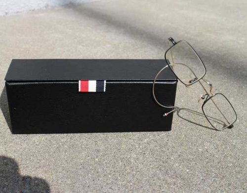 THOM BROWNEのメガネ