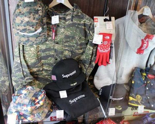 SUPREMEのシュプリーム