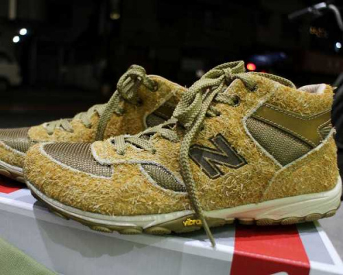 スニーカーのNEWBALANCE