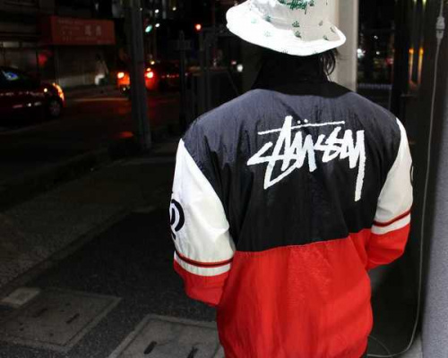 ジャケットのステューシー