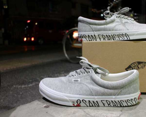 靴のスニーカー