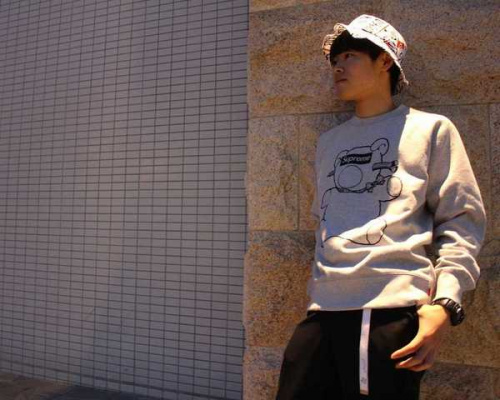 スウェットのシュプリーム