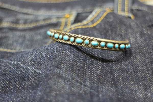 アクセサリーのシルバー