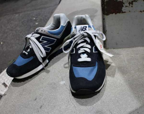 スニーカーのニューバランス