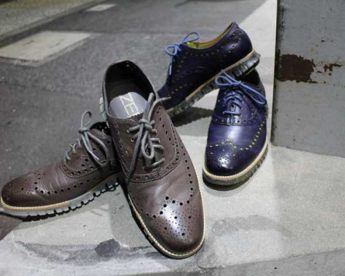 靴のドレスシューズ