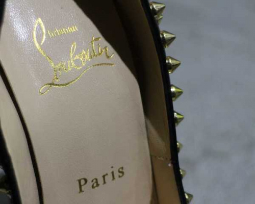 クリスチャンルブタンの川口