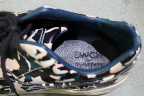 スニーカーのBWGH