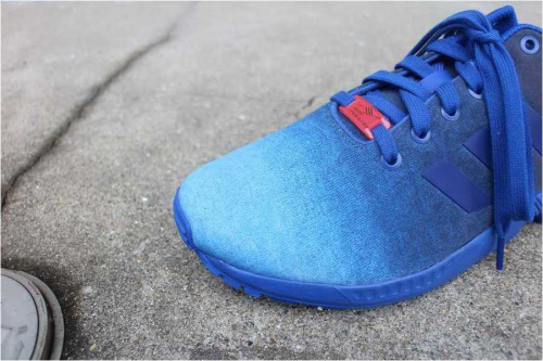 adidasのスニーカー　