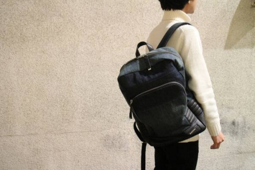 DIESELのﾃﾞｨｰｾﾞﾙ