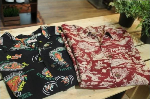 メンズのトップス