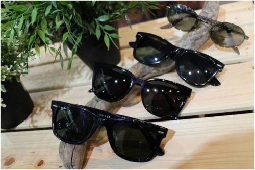 リングのシルバーアクセ