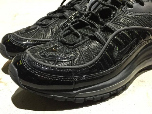 スニーカー　中古