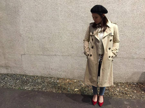 バーバリーブルーレーベルのトレンチコート