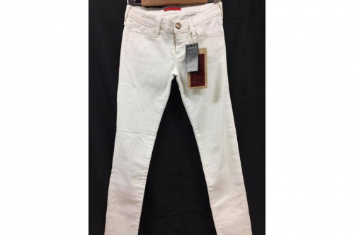 川口　中古のレッドカード　デニム